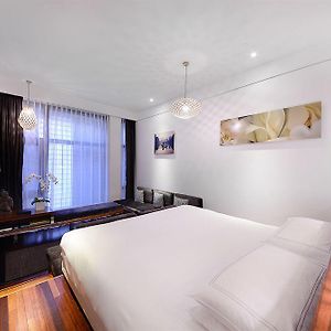 Atrium room
